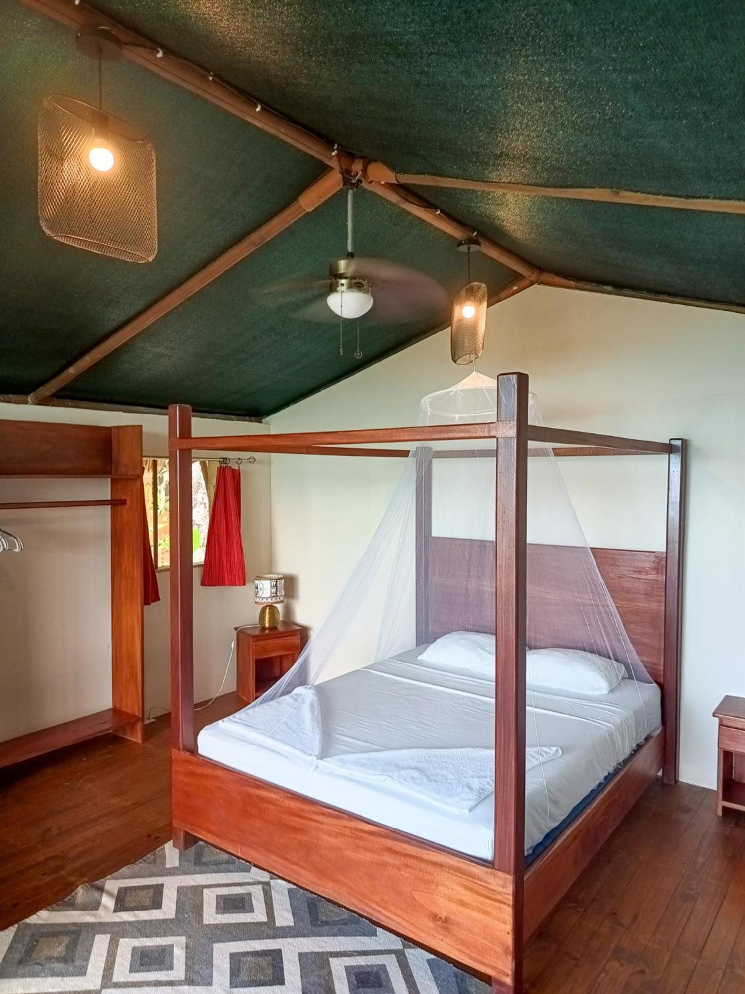 Villa Corcovado Nature Wonders-villas-houses-tents-pool-jacuzzi-ac-amazing Views Puerto Jimenez